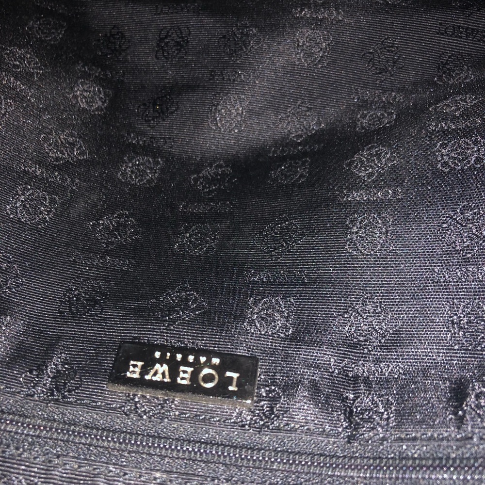 Loewe Pebble Leather Shoulder Bag - Picture 8 of 8